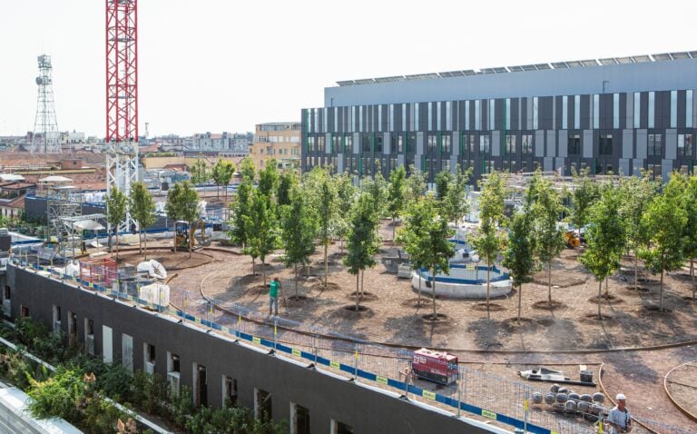 Sembra un parco sospeso ma &egrave; un nuovo ospedale pubblico di Milano.&nbsp;L'anteprima