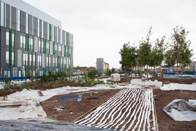 Sembra un parco sospeso ma &egrave; un nuovo ospedale pubblico di Milano.&nbsp;L'anteprima