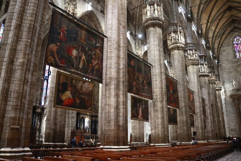 Il Duomo di Milano restaura&nbsp;i Quadroni di San Carlo. Siamo stati in cantiere: il reportage