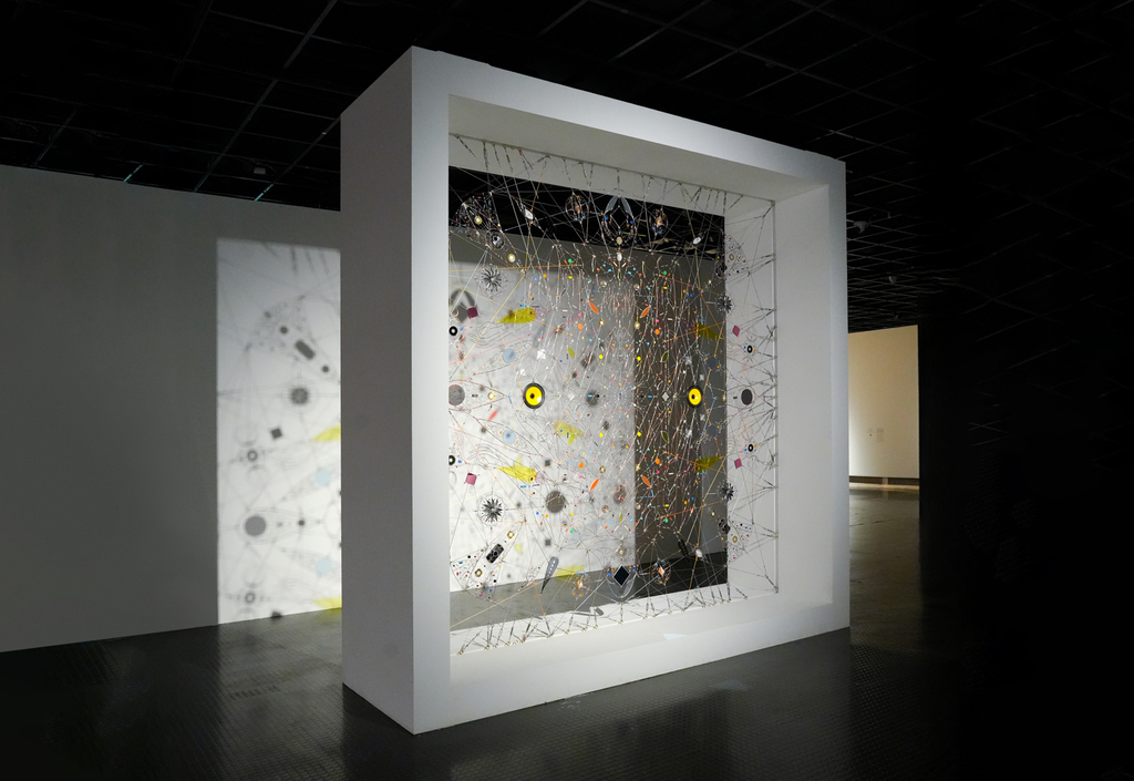 Leonardo Ulian alla Triennale Fiber Art di Hangzhou nel 2025 con l'opera "Technological Mandala 118 - Revolution - Involution"