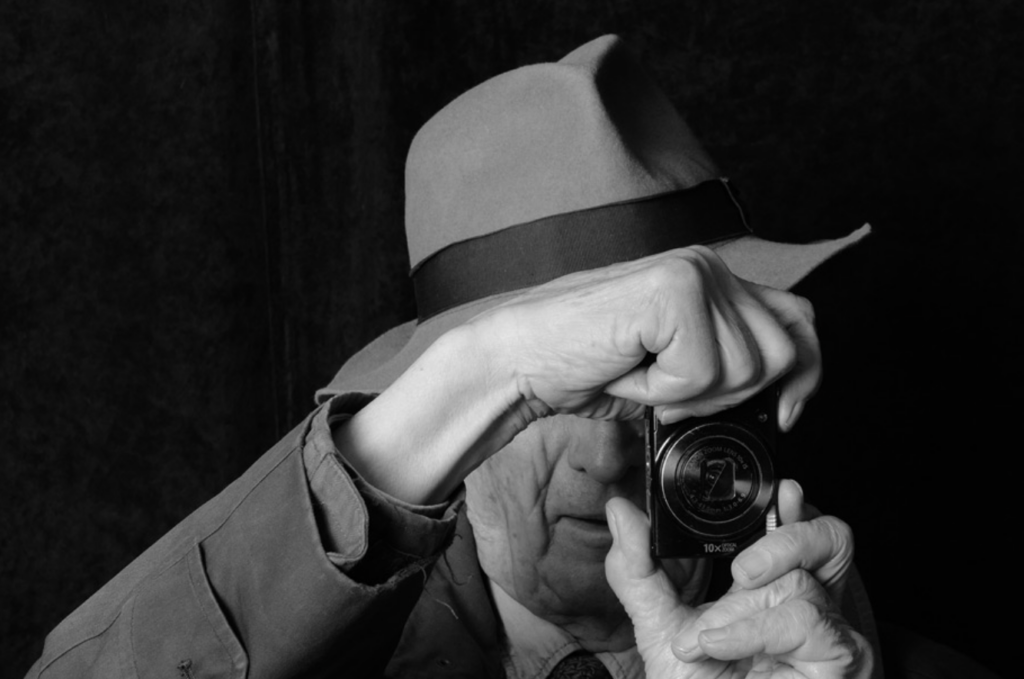 È morto Italo Zannier. L’uomo che insegnò all’Italia a leggere la fotografia aveva 94 anni