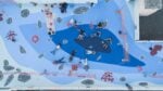 &ldquo;Lago sospeso&rdquo;, opera collettiva nel quartiere di Vigne Nuove. Progetto Futurecologies e Studio Andreco, con gli studenti del Liceo Artistico Bramante, gli utenti del Polo Lumi&egrave;re del Servizio Disabili Adulti e TSMREE dell&rsquo;ASL Roma 1, i cittadini del quartiere e ATER Roma, nell&rsquo;ambito di WE-Z, coordinato dal Municipio III Roma Montesacro e sostenuto dalla European Urban Initiative &ndash; Innovative Actions nell&rsquo;ambito del New European Bauhaus. Foto di Daniele Cimaglia.