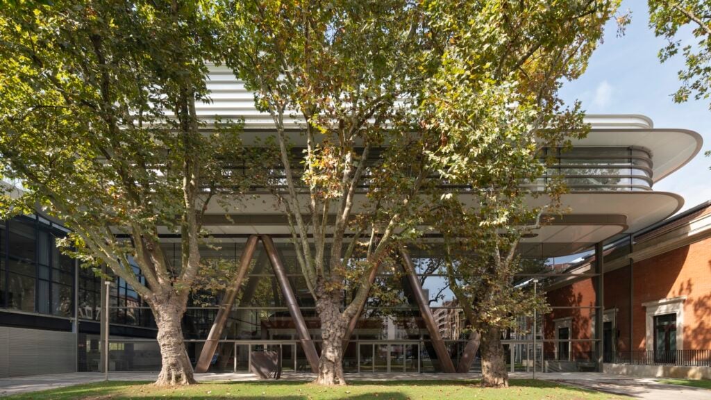 A Bilbao il nuovo Bellas Artes firmato Norman Foster. Quattro anni di lavori e 46 milioni di investimento