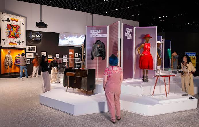 La mostra sulla black music al Victoria & Albert Museum East