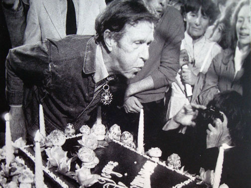 Happy Birthday Cento Candele per John Cage