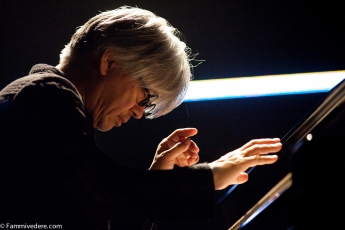 Alva Noto & Ryuichi Sakamoto