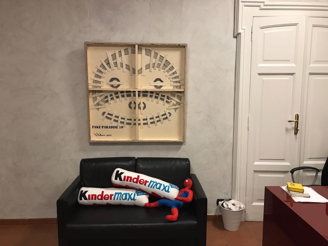 Un adesivo segnaposto per la sicurezza nei pet shop