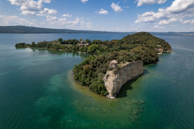 Isola Bisentina Luogo di contemplazione e tempio di natura arte e storia