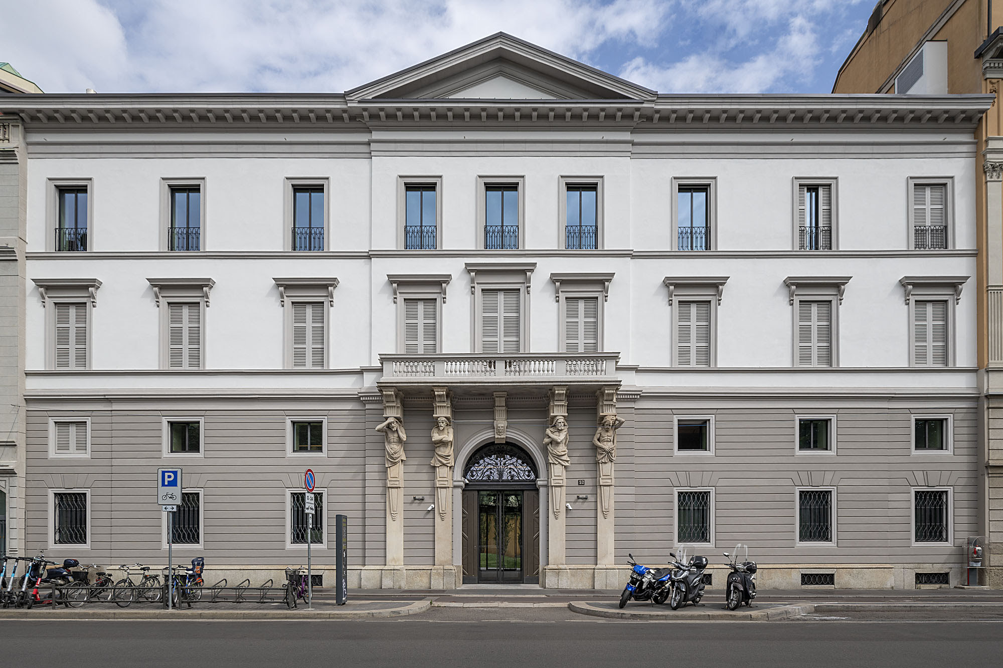 Dialoghi in apertura